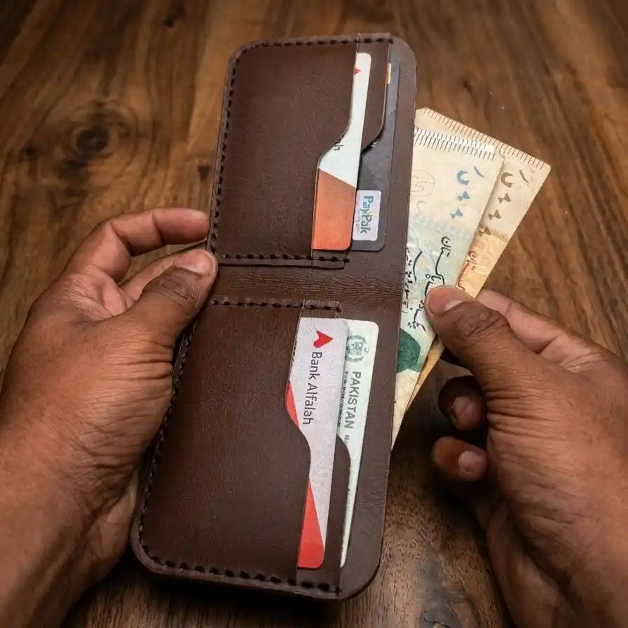 Minimalist Slim Bifold Leather Wallet (Brown Color)