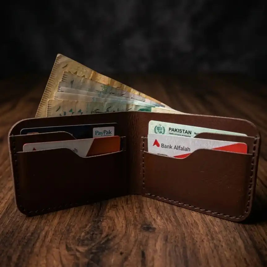 Minimalist Slim Bifold Leather Wallet (Brown Color)