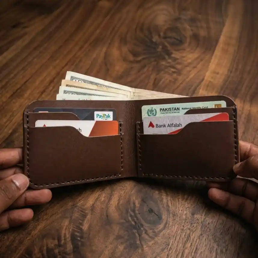 Minimalist Slim Bifold Leather Wallet (Brown Color)