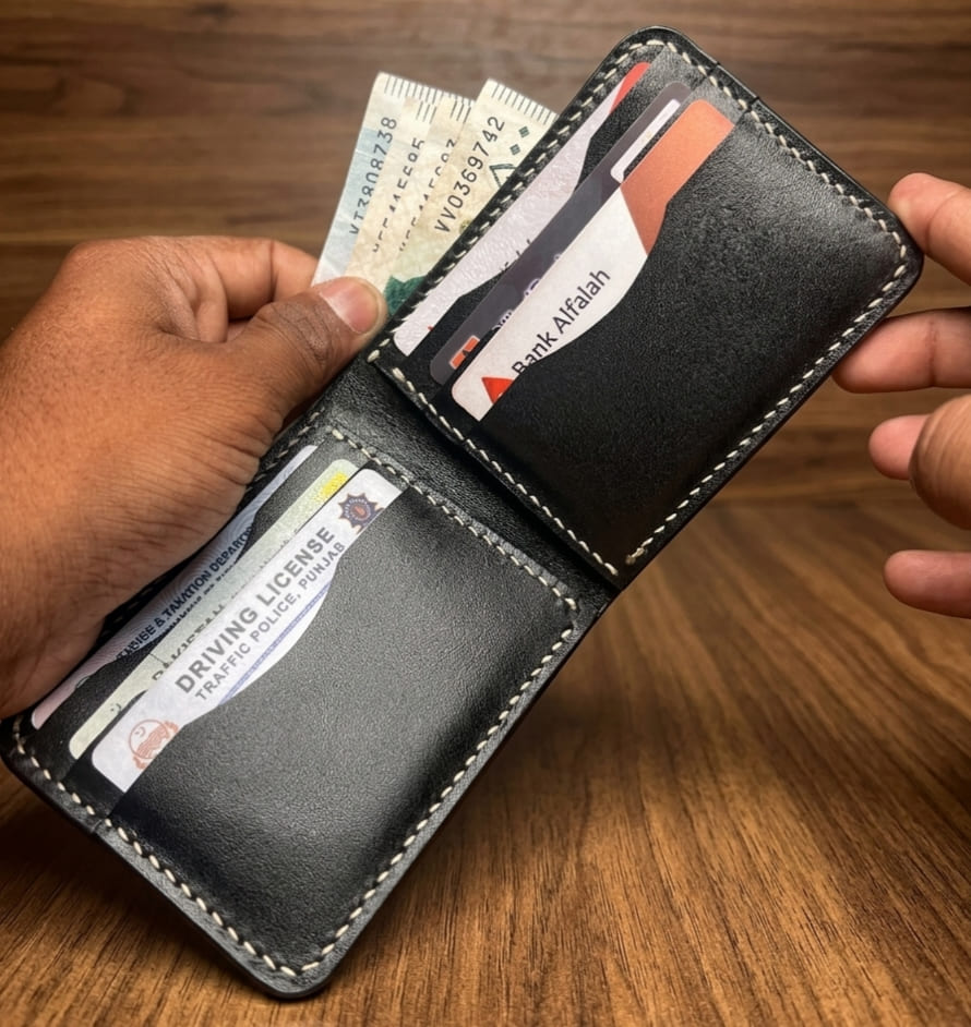 No.102 Bifold Leather Wallet (Shiny Black)